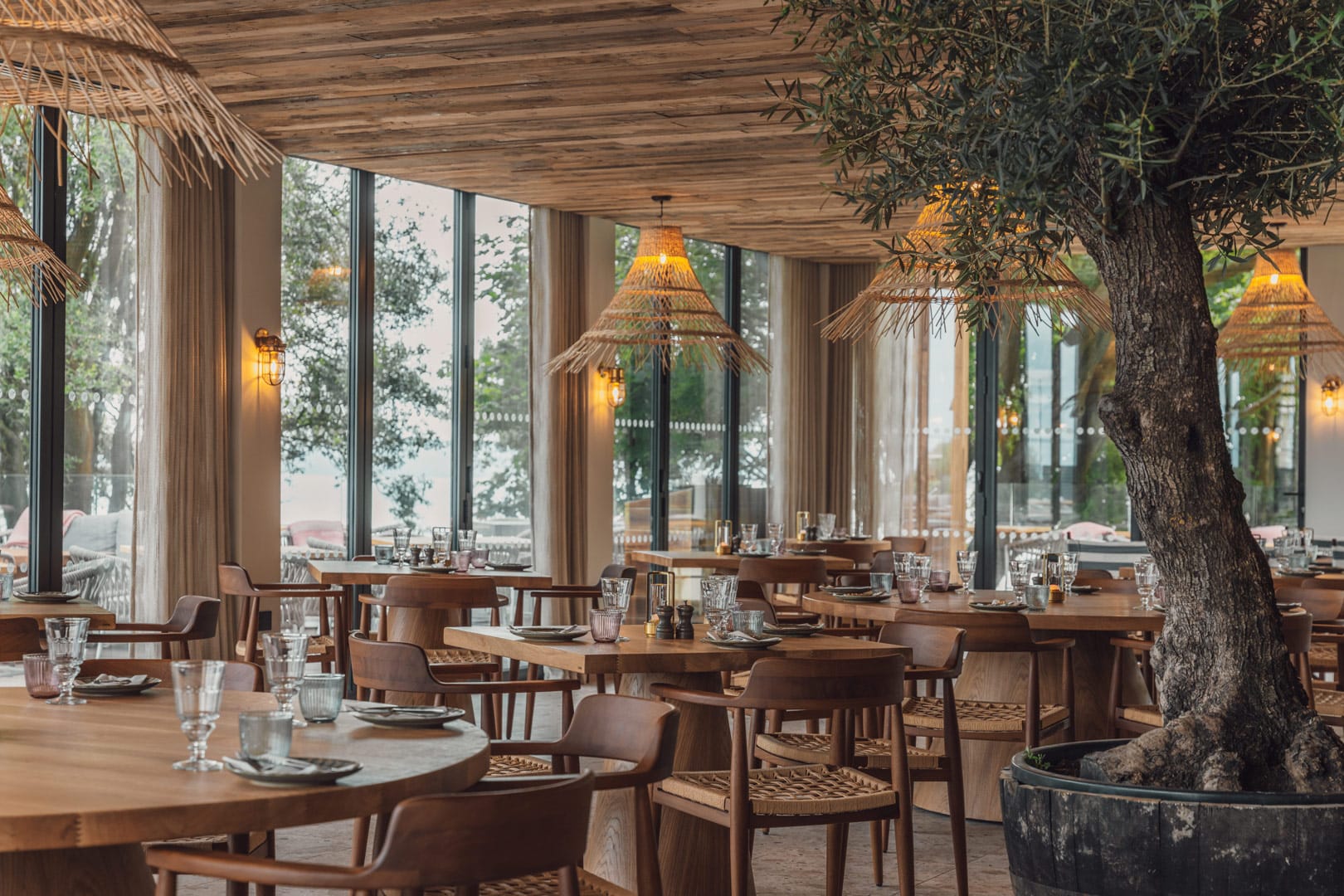 Old Harry Rocks: a cliff-top meal with a view