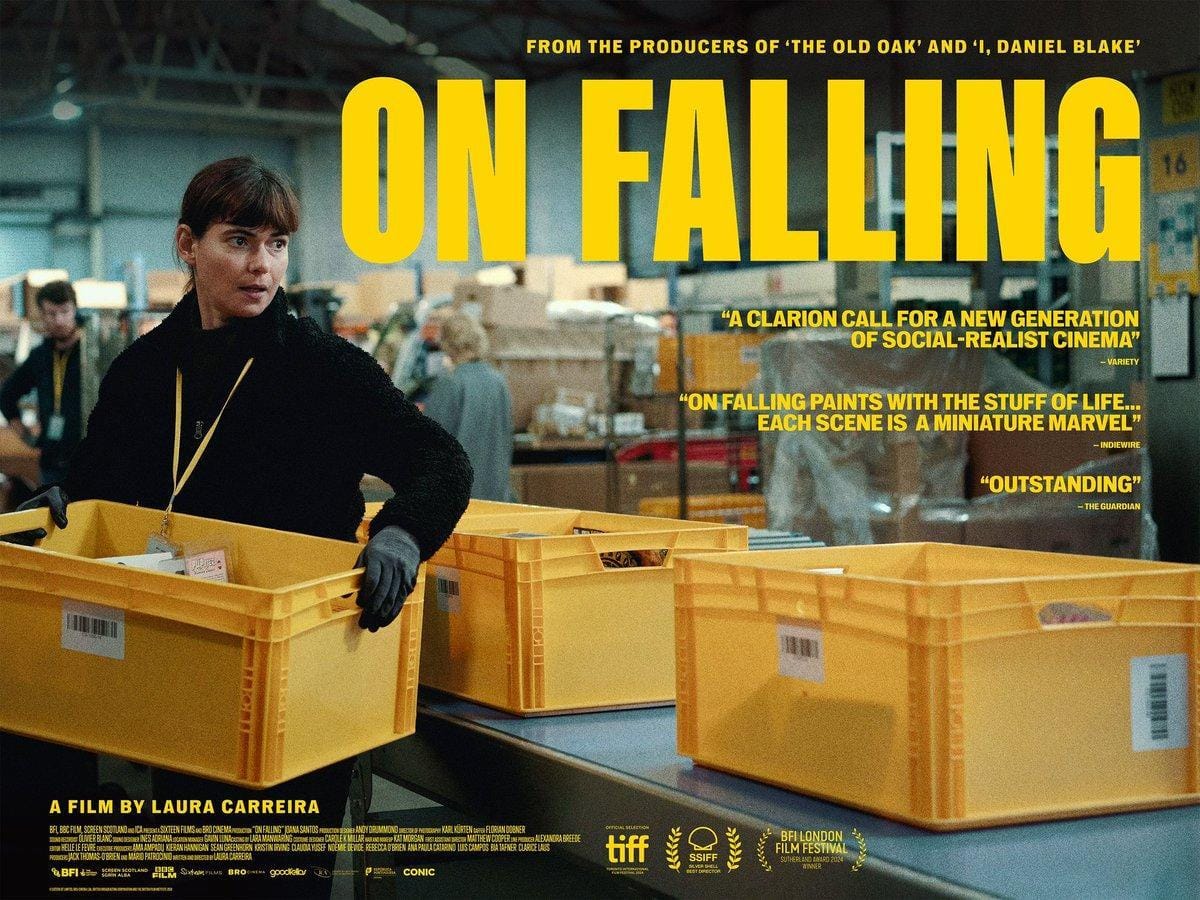 Proyecci贸n de 'On Falling' de Laura Carreira