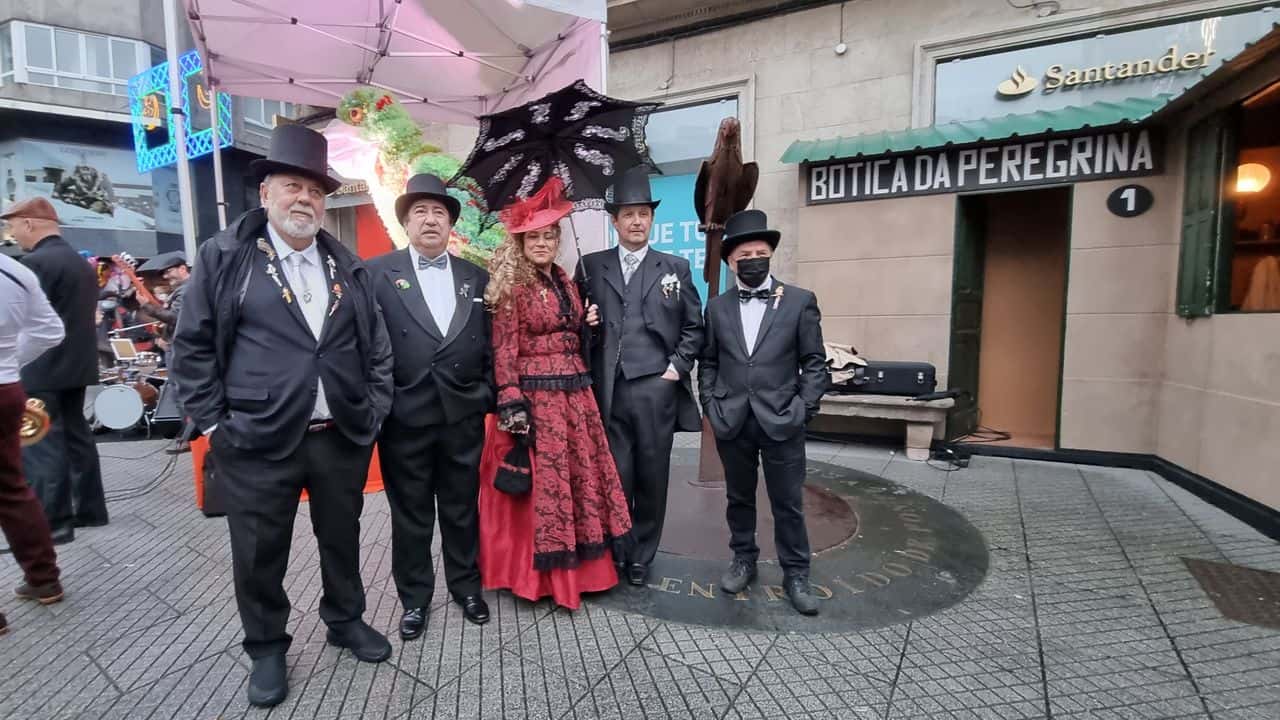Recreación de la botica de don Perfecto Feijoo con actuación de Boavila e Os Alegres