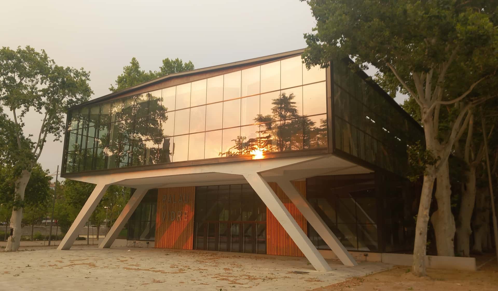 El Palau de Vidre abre como hotel de entidades