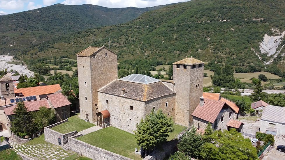 El Muddi cumple 40 años: dibujo en el Castillo de Larrés