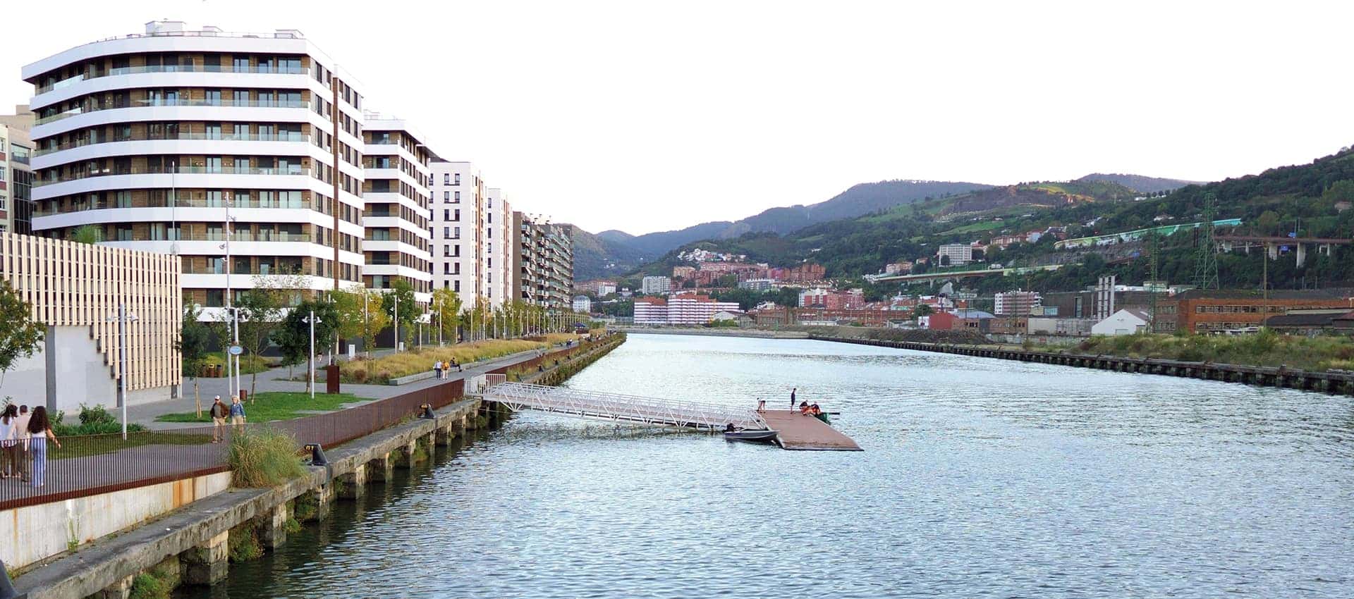 El Paseo El Canal estrena bidegorri hasta el puente Gehry