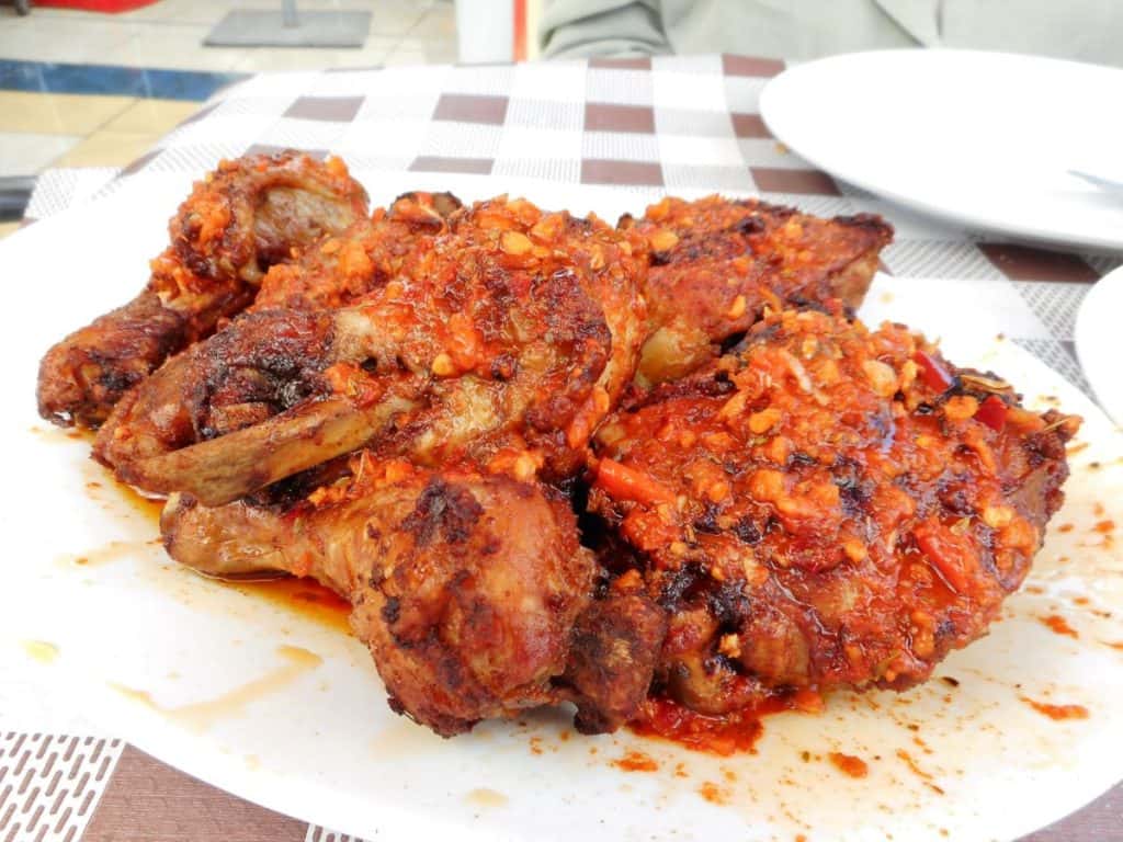 El pollo toma la calle en la feria gastronómica de Adeje