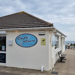 Café Riva: breakfast, mini-golf and a cliff-top view