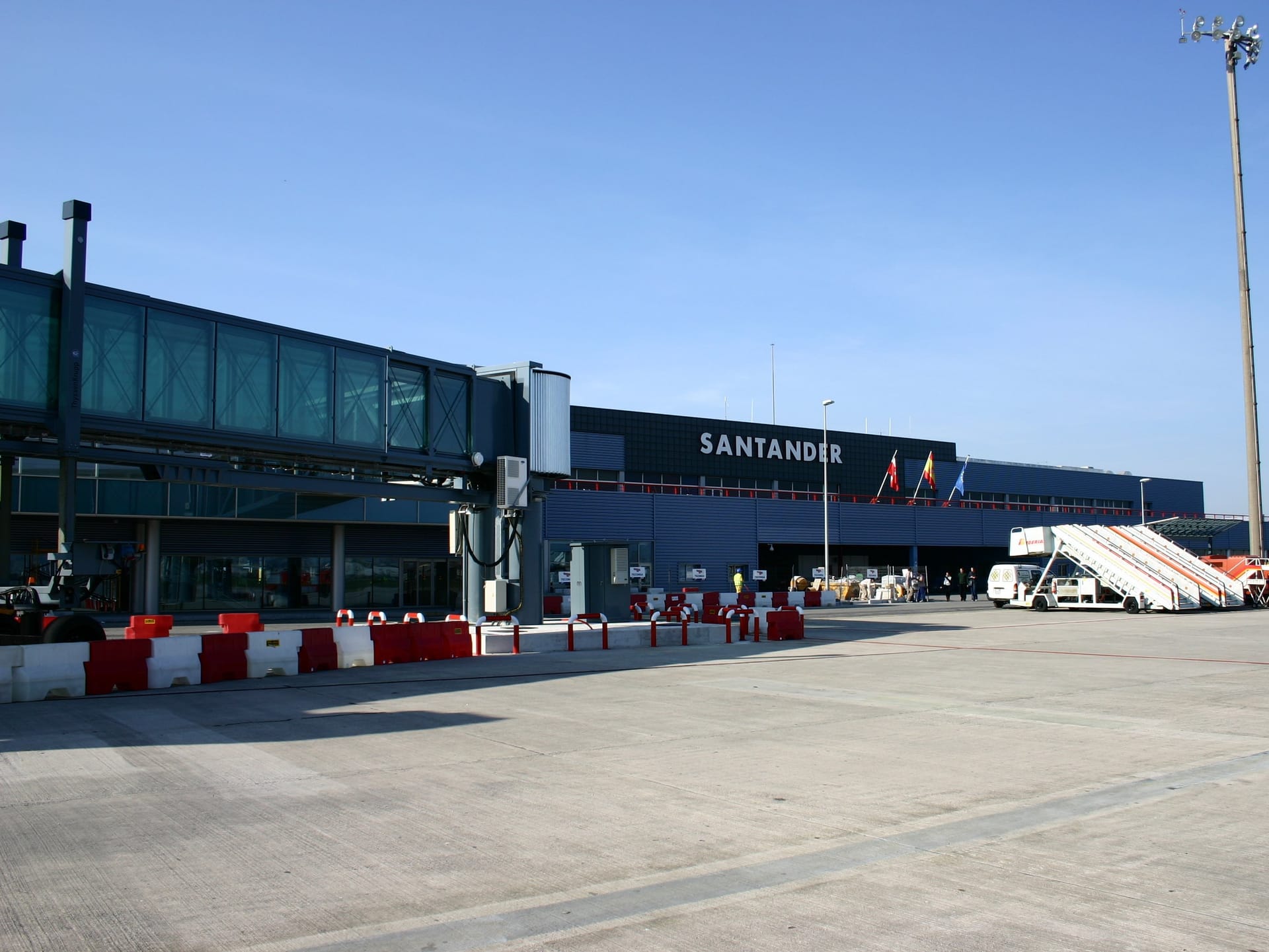 Nueva ruta directa de Santander a Tirana: guía práctica