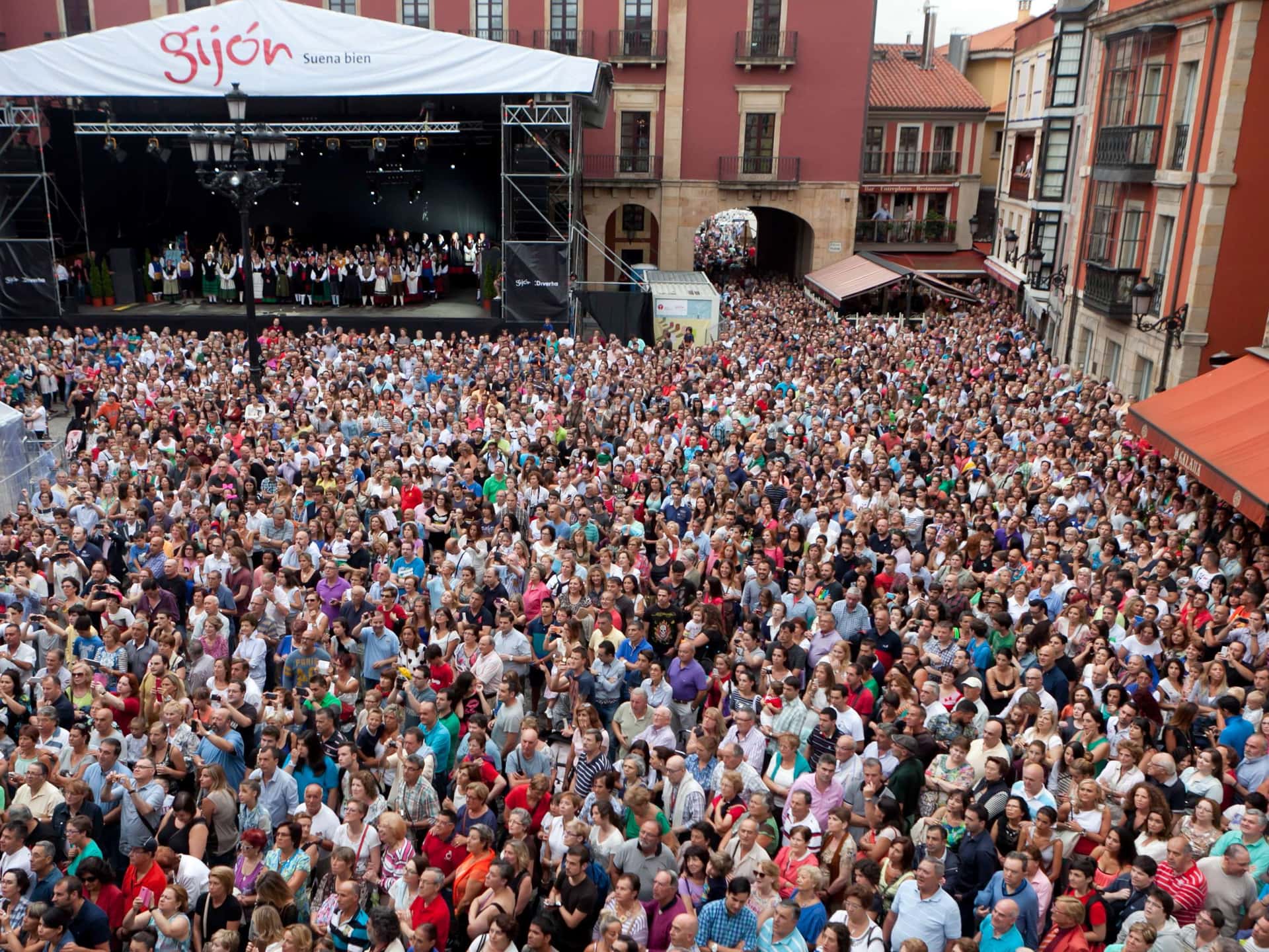 La Semanona se pone castiza en la Plaza Mayor