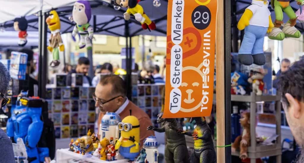 Quedada de intercambio de cromos del Mundial en Toy Street Market