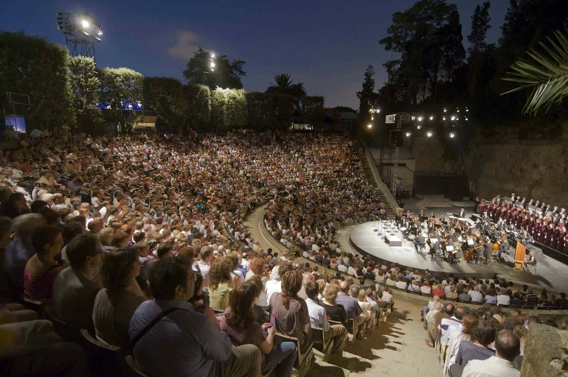 El Festival Grec cerró su 50º aniversario en Barcelona