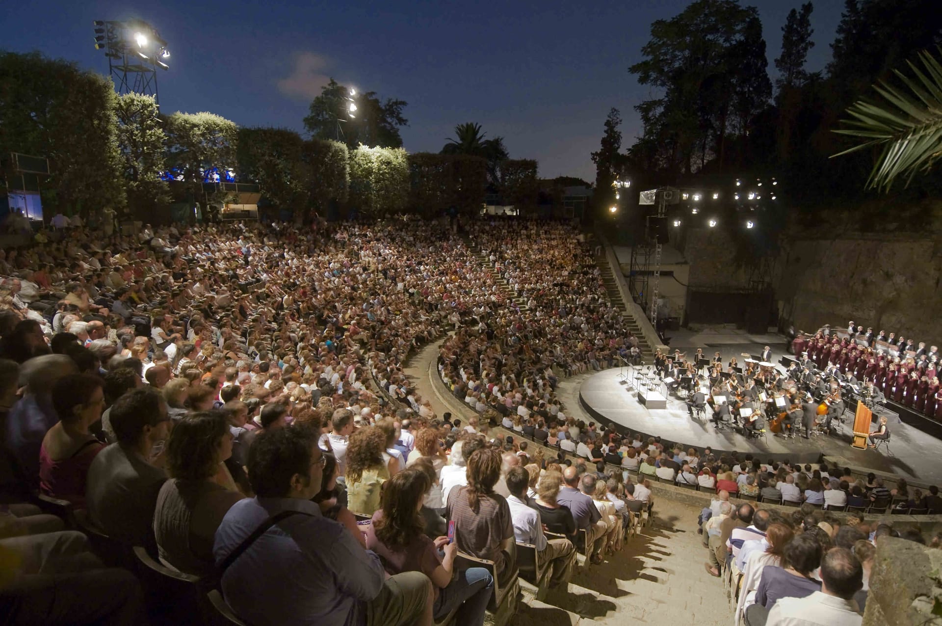El Festival Grec cerró su 50º aniversario en Barcelona