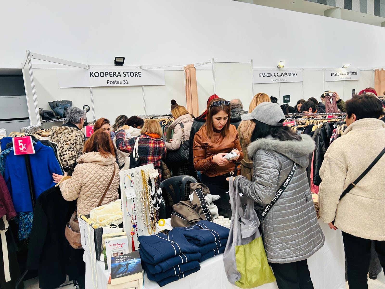 Gangas en el Palacio Europa: vuelve la Feria de Stocks