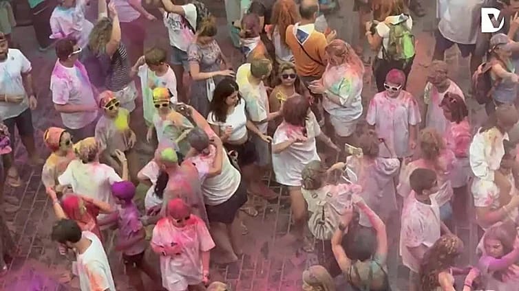 Holi Fest: polvos de colores en la Aste Nagusia