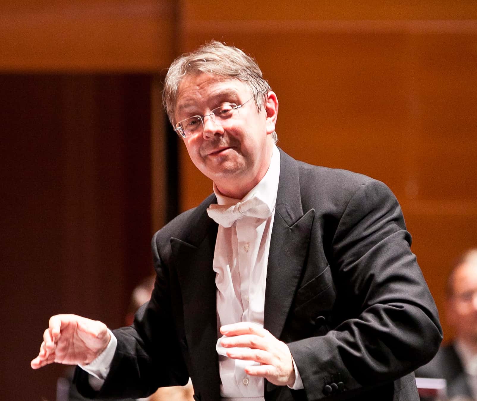 Encuentro con Víctor Pablo Pérez: Historias de la historia musical de Oviedo