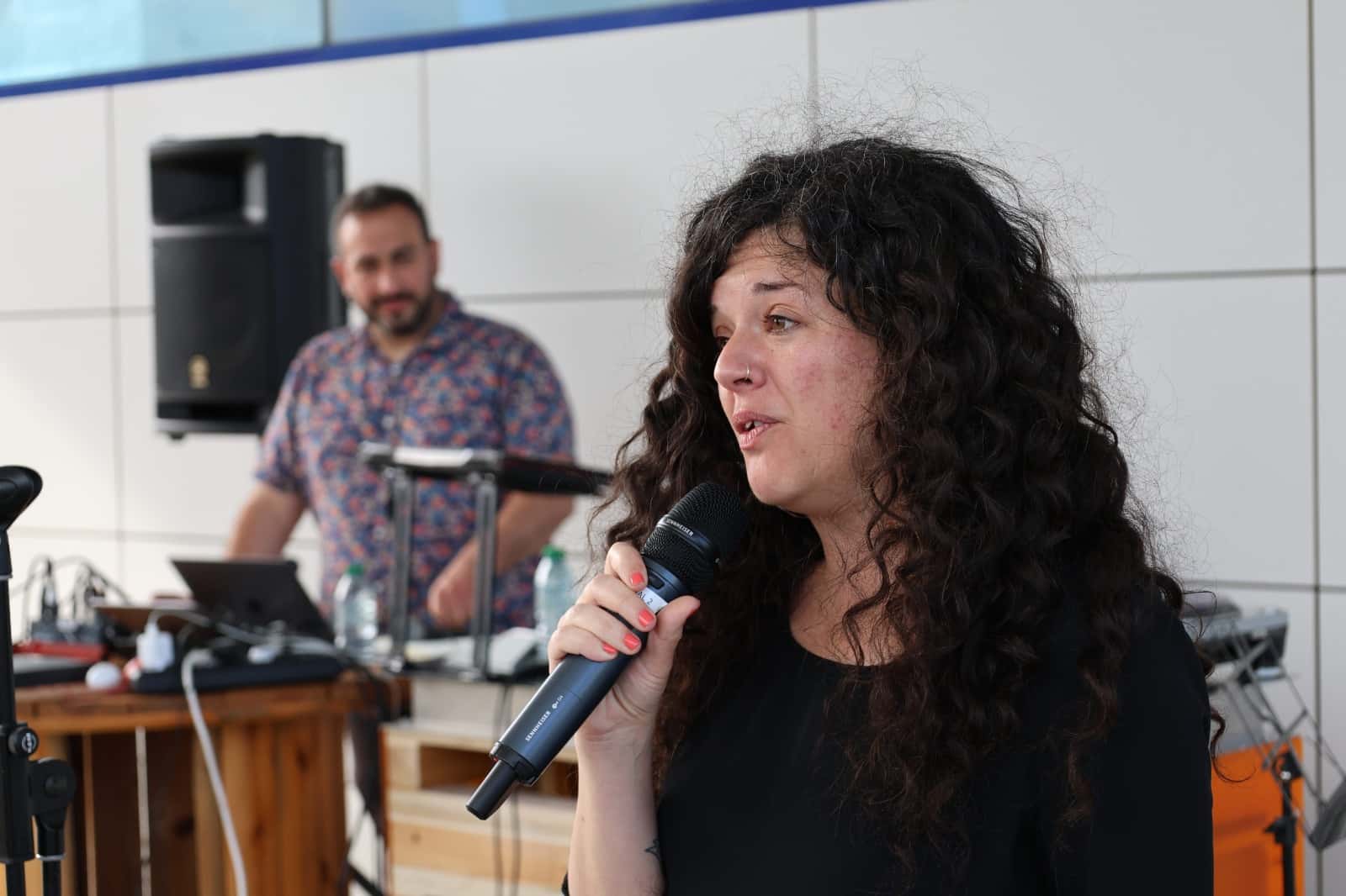 Lecturas: Sof铆a Casta帽贸n