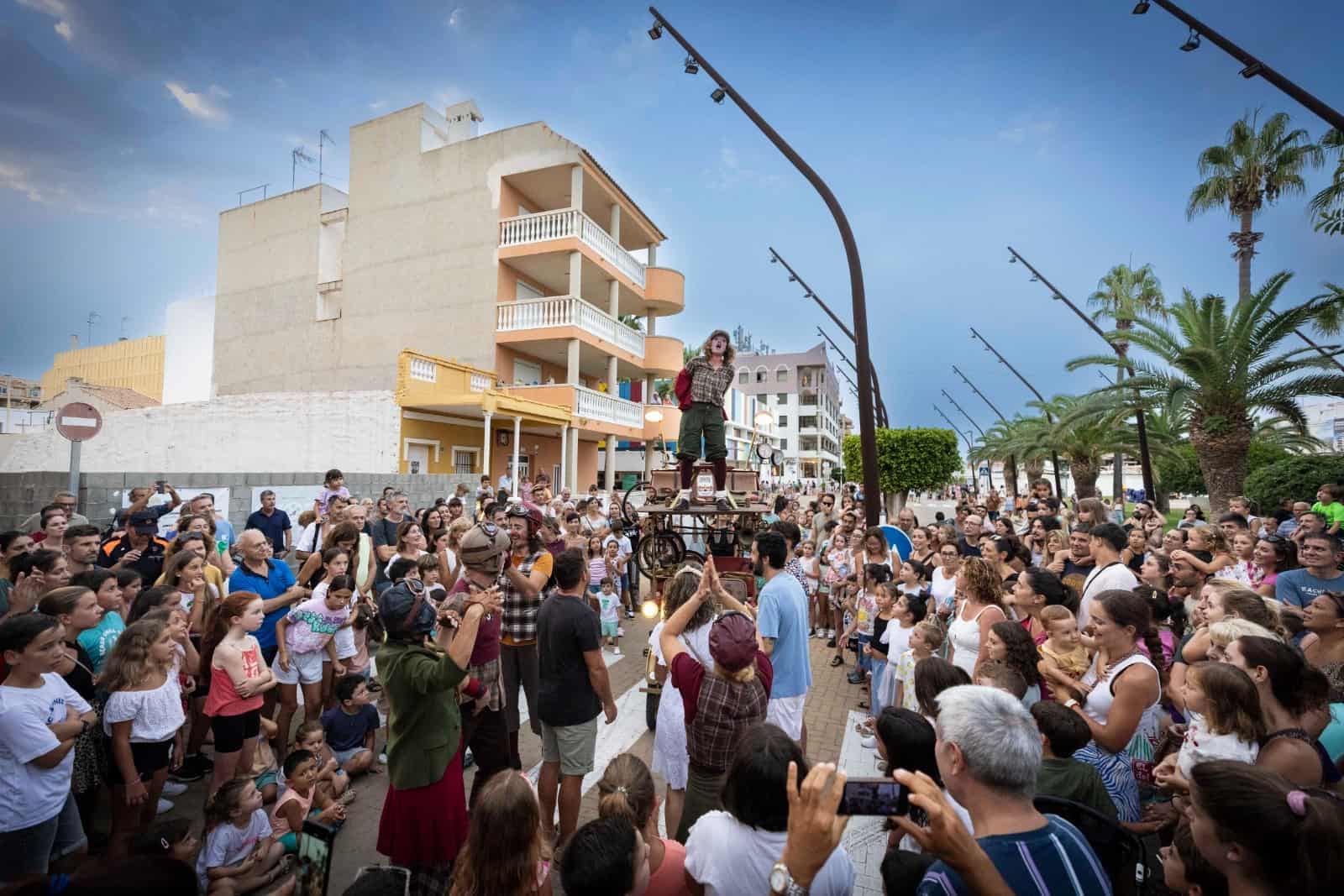 Moncofa al Carrer: una semana gratis de circo y música