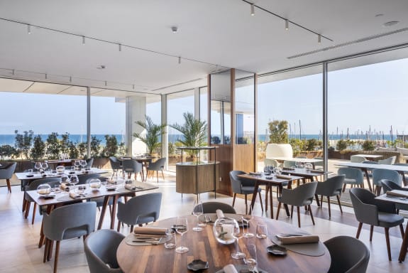 Restaurante Tastavents en el puerto de Badalona