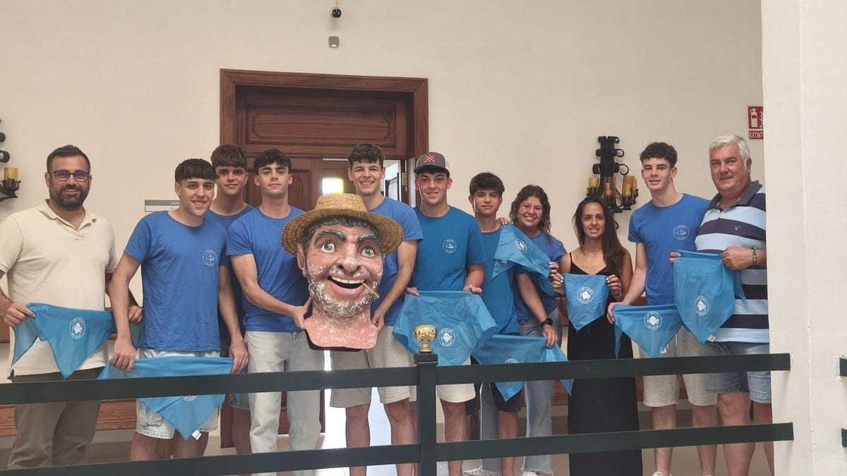 Ses Salines: el caparrot juvenil abre las fiestas