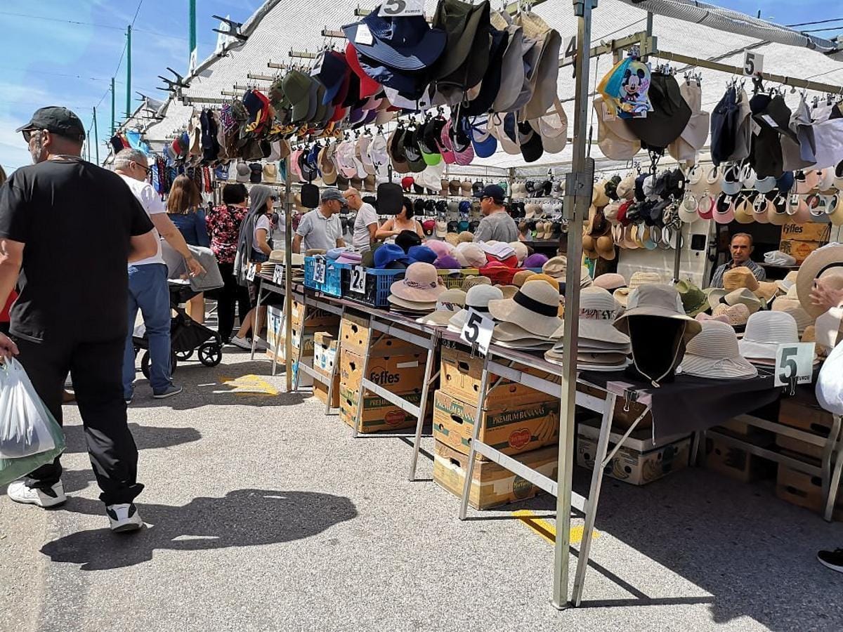 Ruta vintage: el mercadillo dominical de Fuengirola