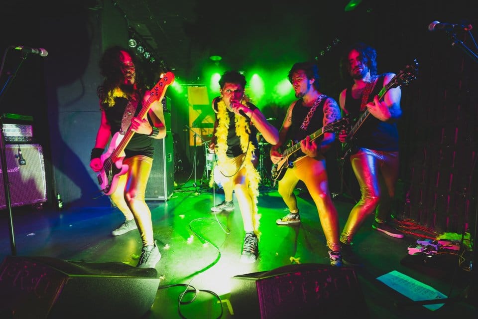 Concierto de Zutaten y Somos6le en Transylvania