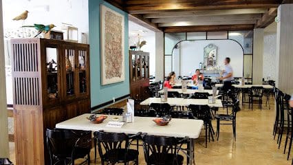 Alonsi Tapas Bar: tapas y pavía de merluza en Utrera
