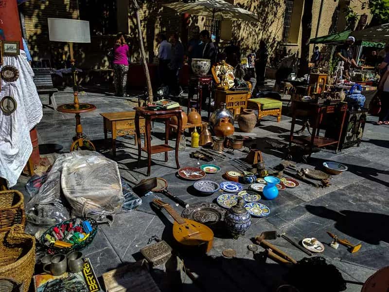 Mercado de Antigüedades de la Plaza de San Bruno