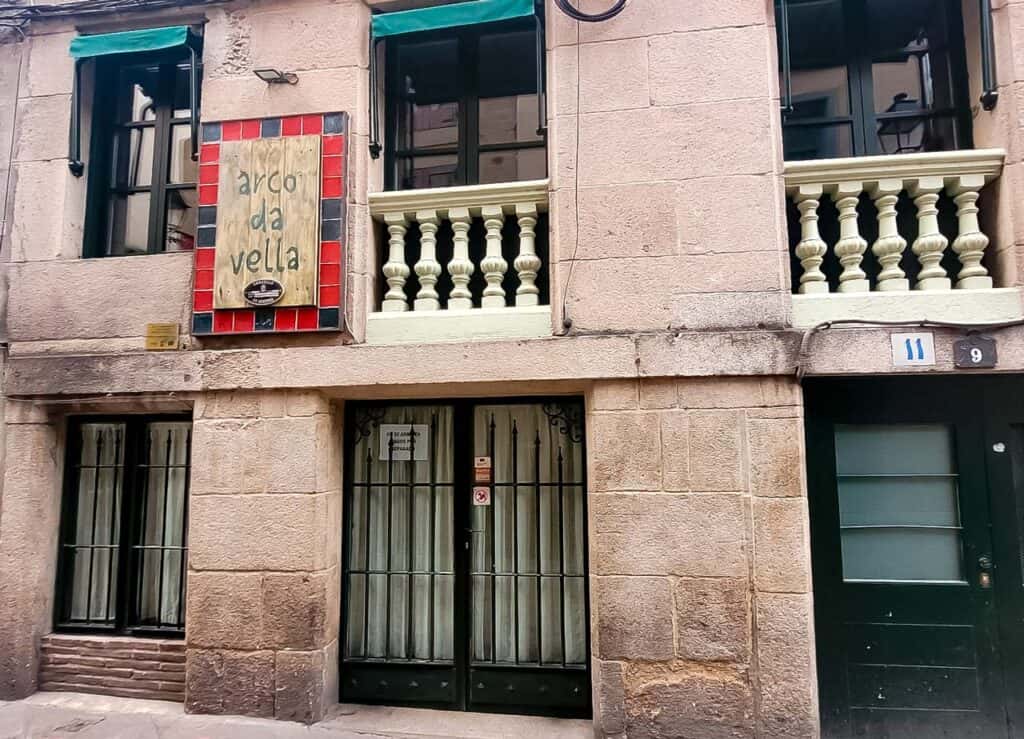 Tapería Arco da Vella en Ourense, tortilla y tradición