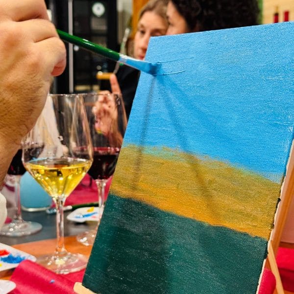 Arte y vino en Vigo: así es el nuevo espacio Tinta Vella