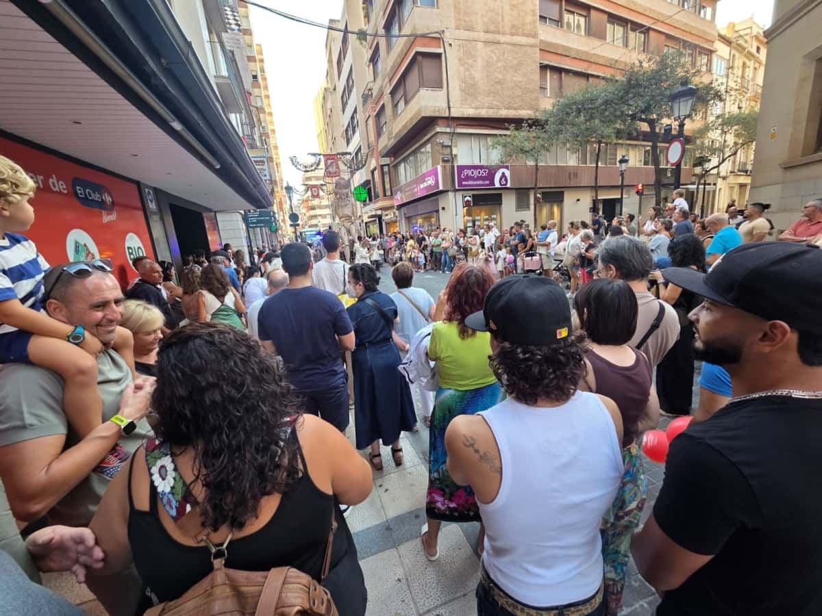 El POT llena las plazas: circo y títeres gratis hoy