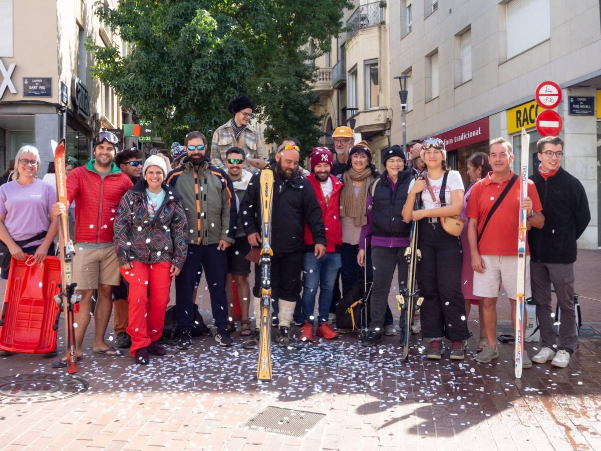 La Baixada con esquís adelanta la Navidad en Terrassa