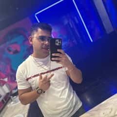 D'Wolf – Alta Gama: Noche de DJs y bailarinas