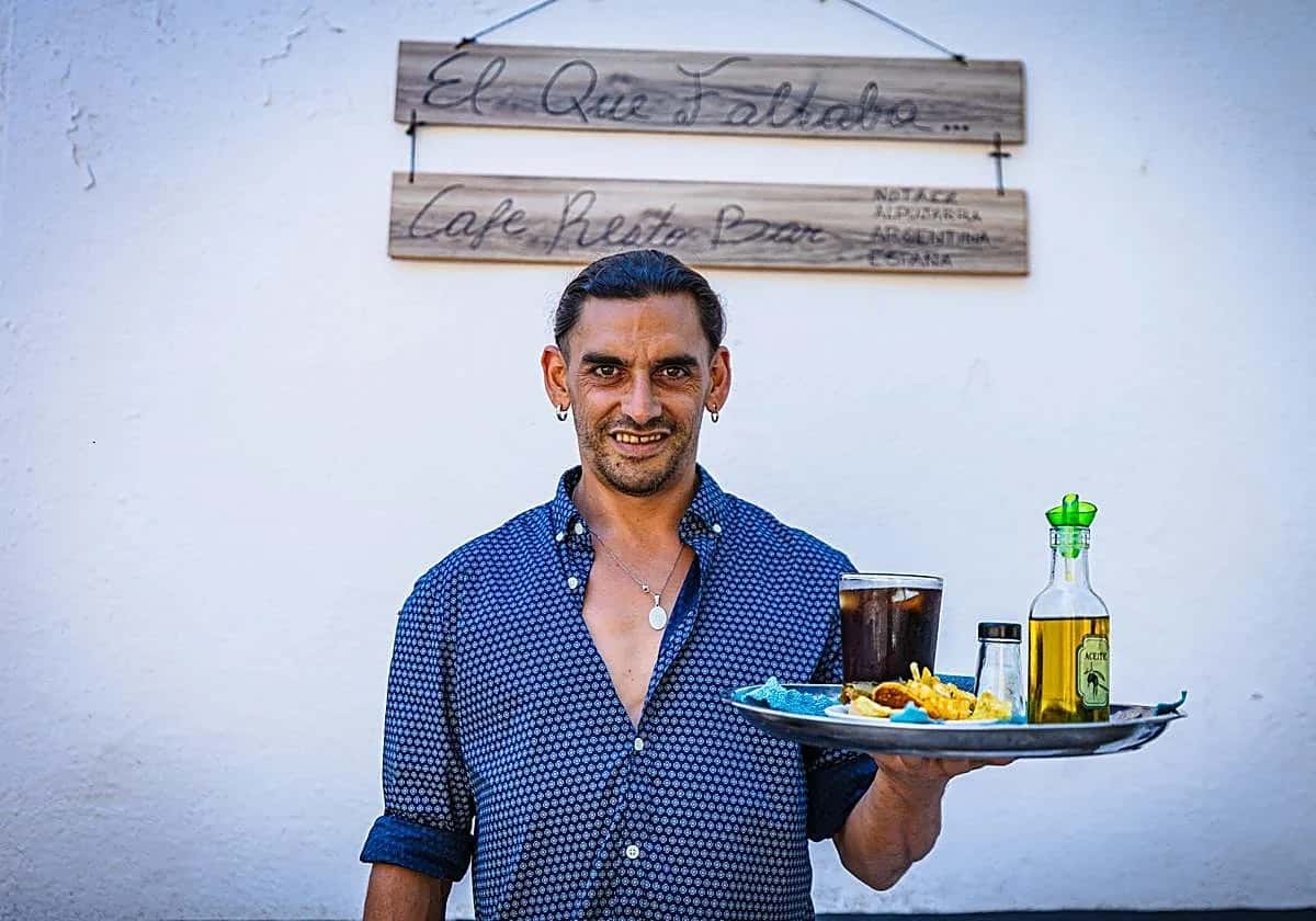 El bar mini-súper que mantiene vivo a un pueblo de Granada