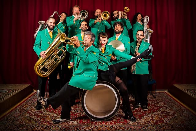 Actuación musical de Farra Fanfarra