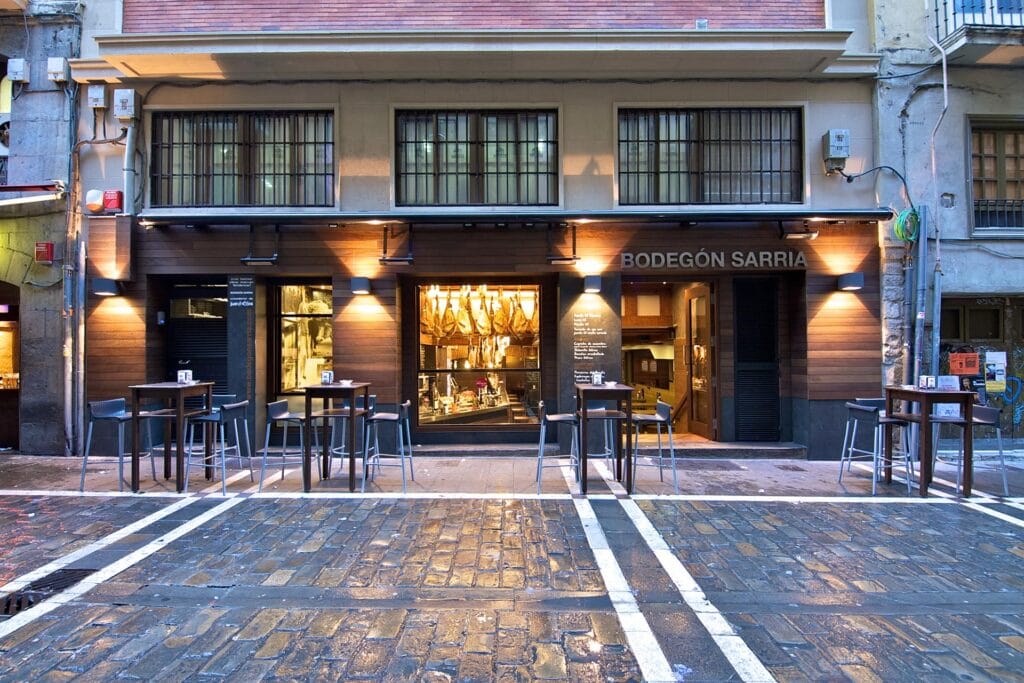 Bodegón Sarría: el rincón del Escombro en la calle Estafeta