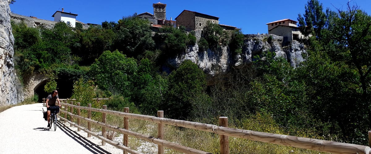 La nueva vía verde de La Engaña abre en los Valles Pasiegos