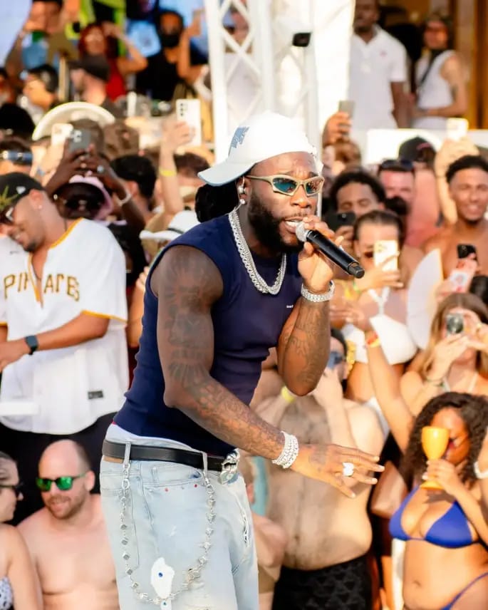 Burna Boy estrenó 'Luna Loca' en el O Beach de Ibiza