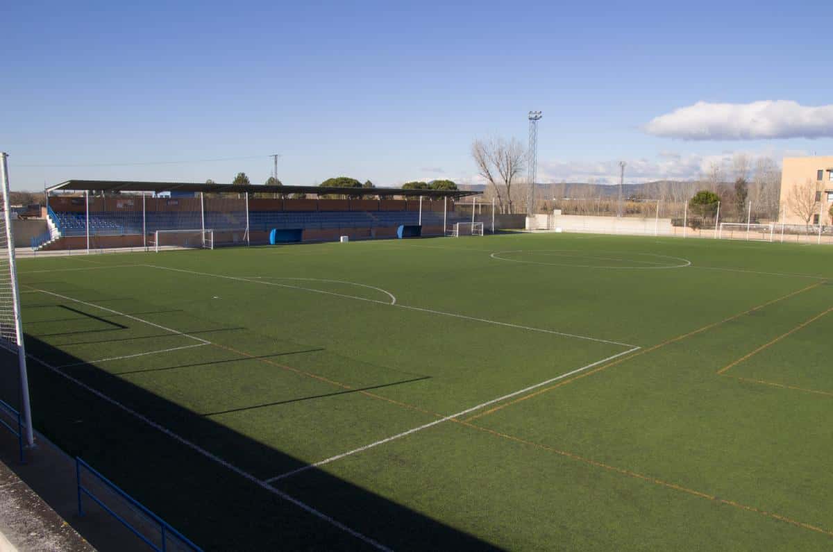 El Jesús Fraile estrena césped: vuelve el fútbol base