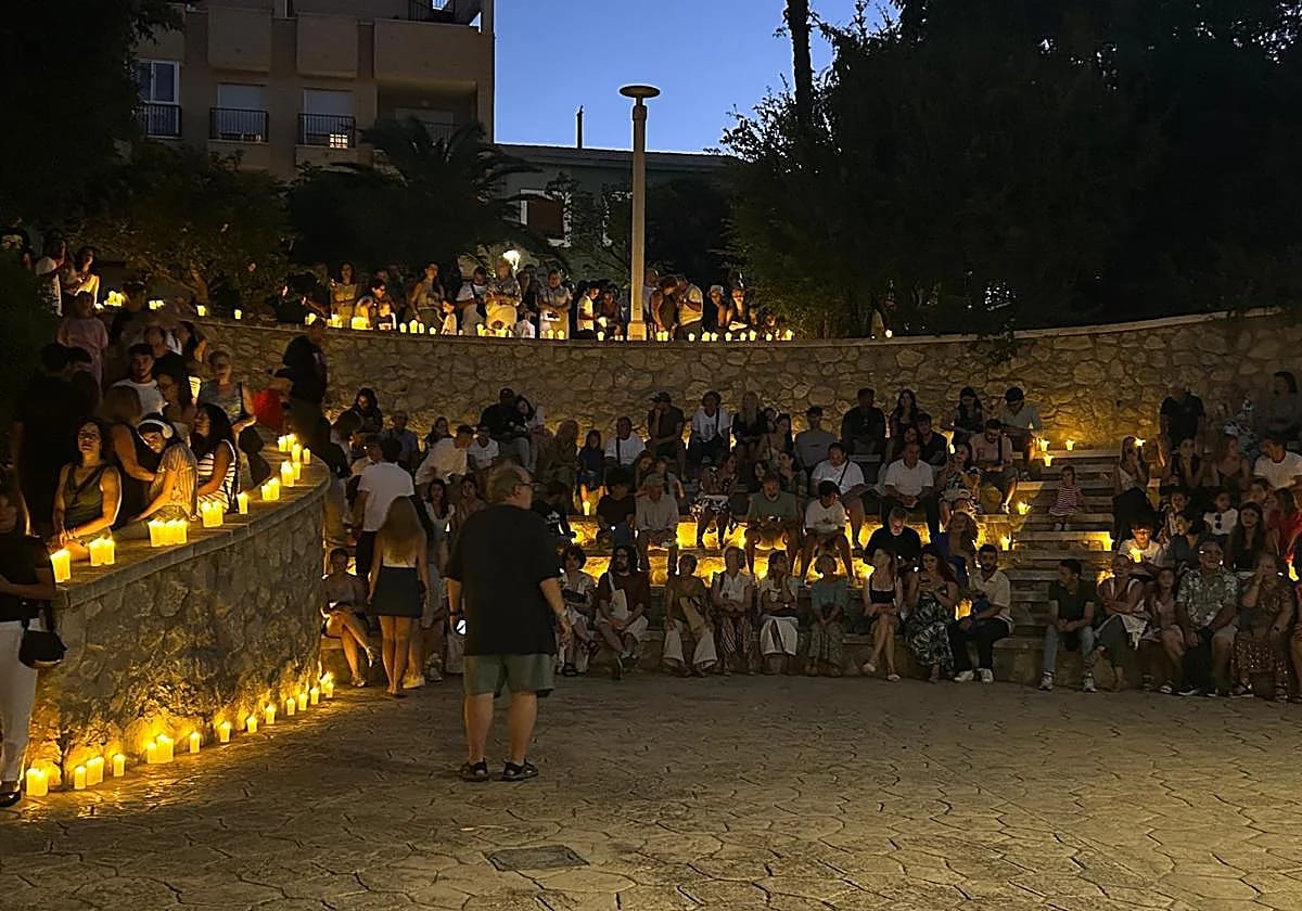 San Gabriel brilla con 2.000 candiles