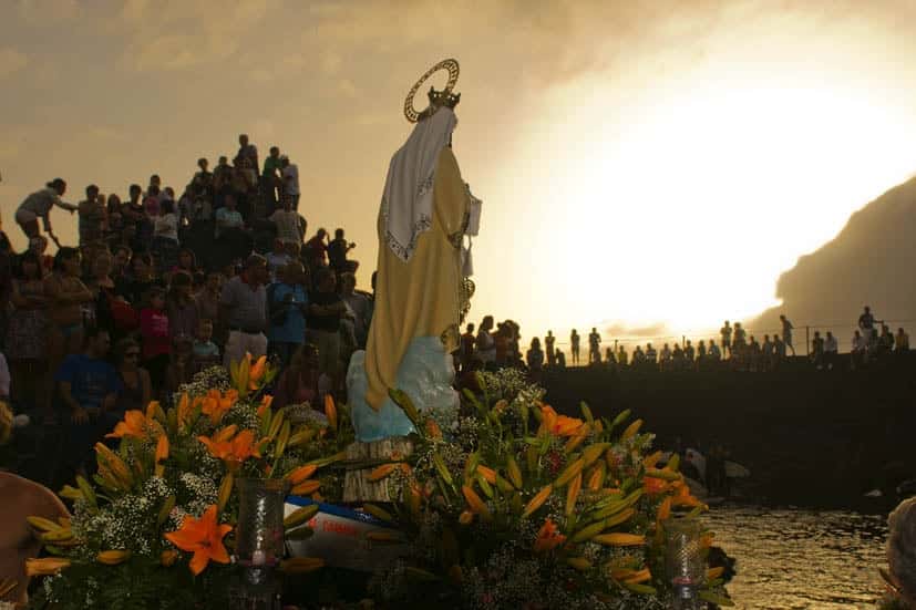 La Virgen del Carmen salió al mar en Punta del Hidalgo