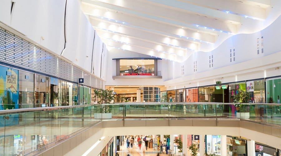 Planazo en Los Prados: Bolera y restaurantes que cambian el ocio