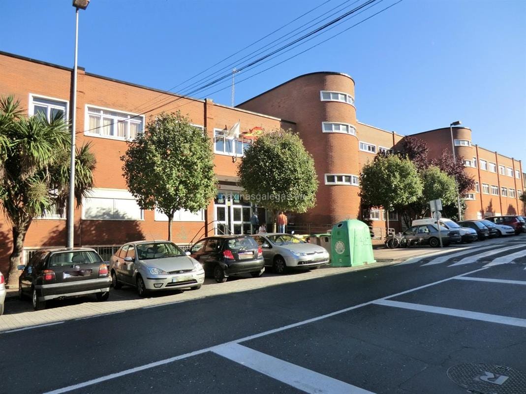 Surf en Ferrolterra: guía para tu primera ola