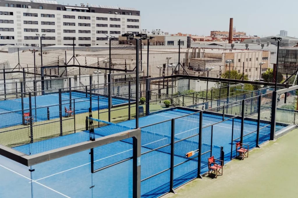 Pádel y pickleball en Cornellà: dónde jugar