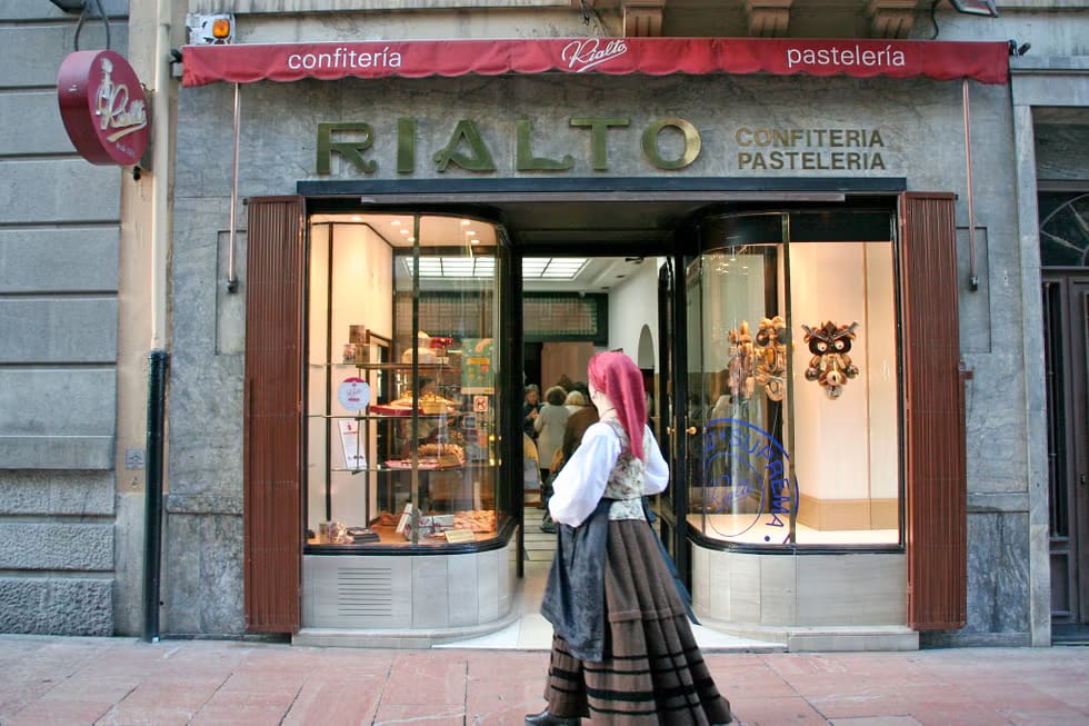 Ruta por las confiterías históricas de Oviedo