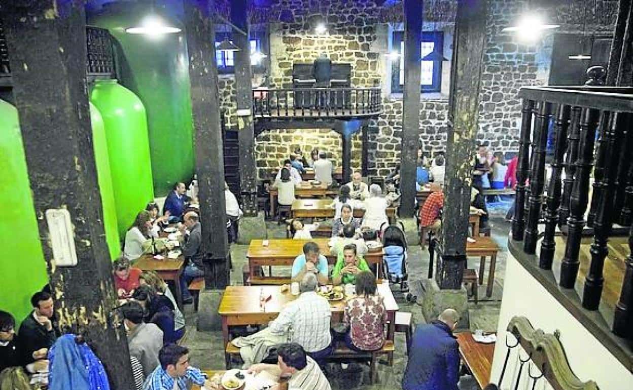 Bodega La Conveniente, raciones y piano en Santander
