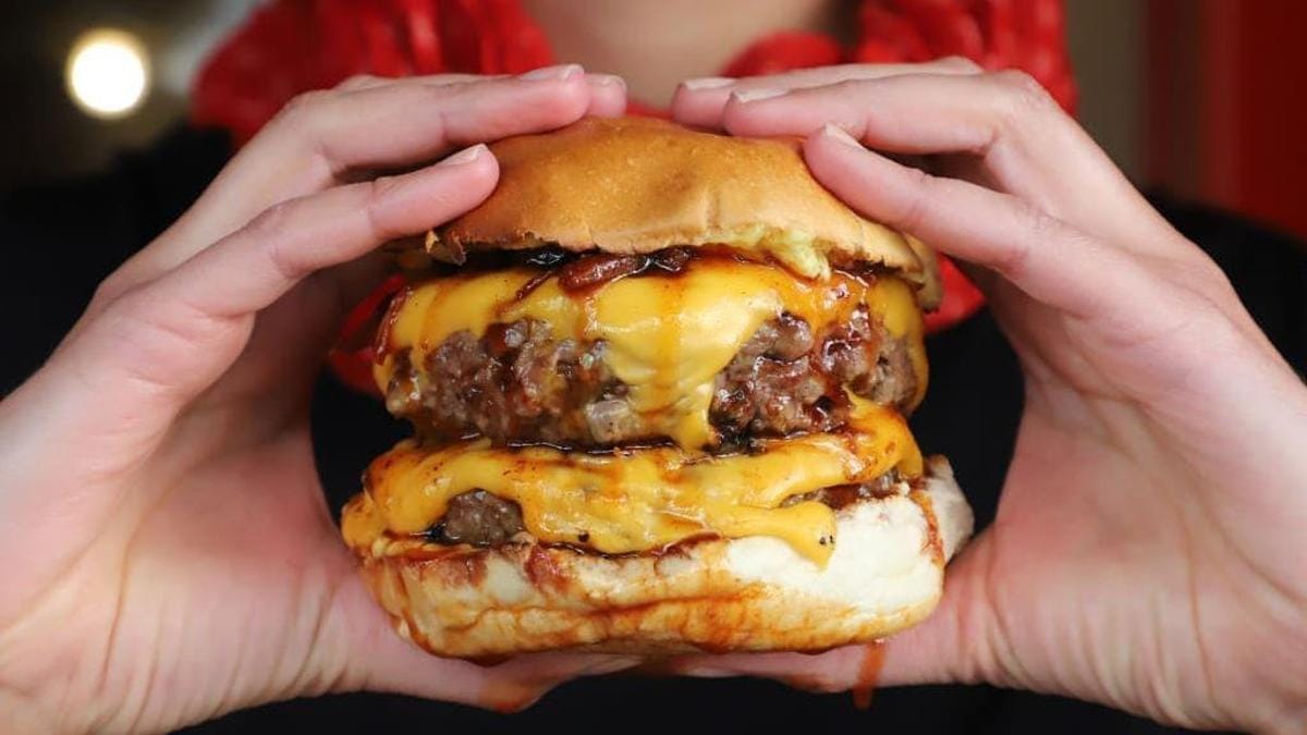 Monroy celebra su primer festival de hamburguesas