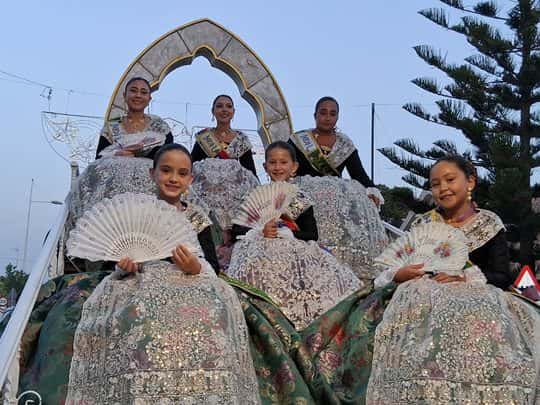 El Desfile Humorístico llenó las calles de Torrellano