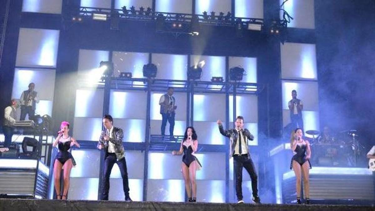 Verbena gallega con la orquesta Cinema en Malpartida