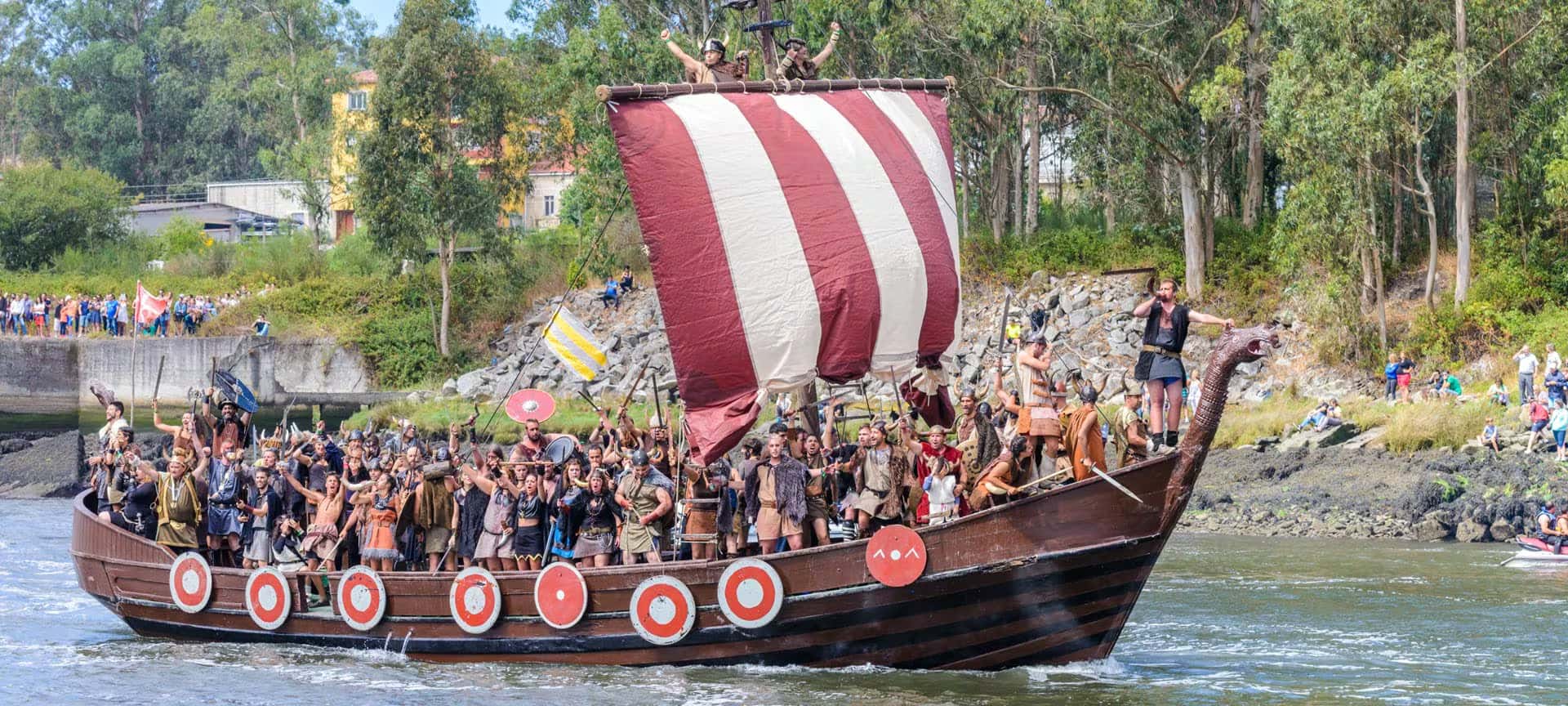 La Romaría Vikinga: Catoira y sus Torres de Oeste