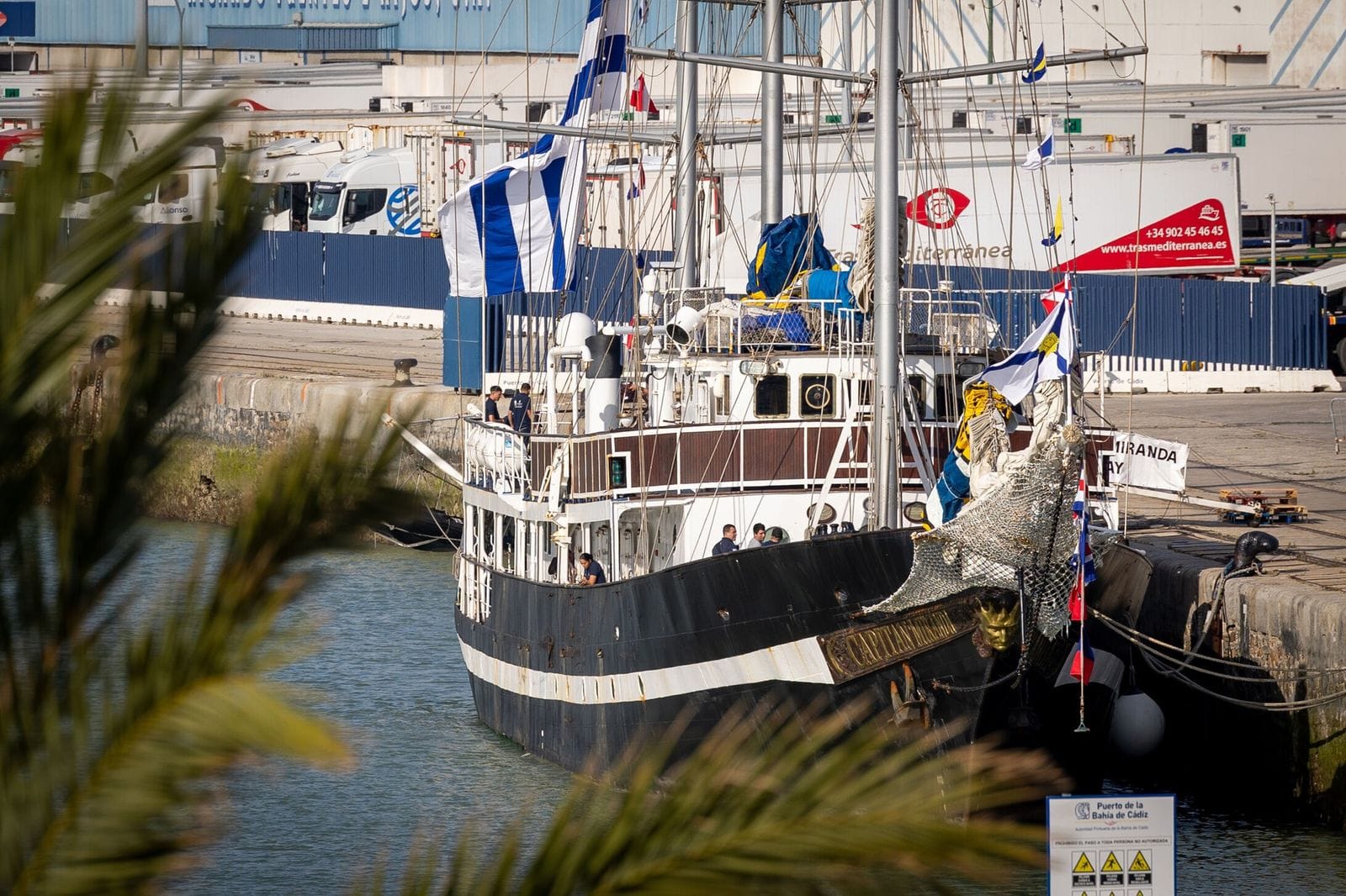 El Capitán Miranda abre sus cubiertas en Cádiz