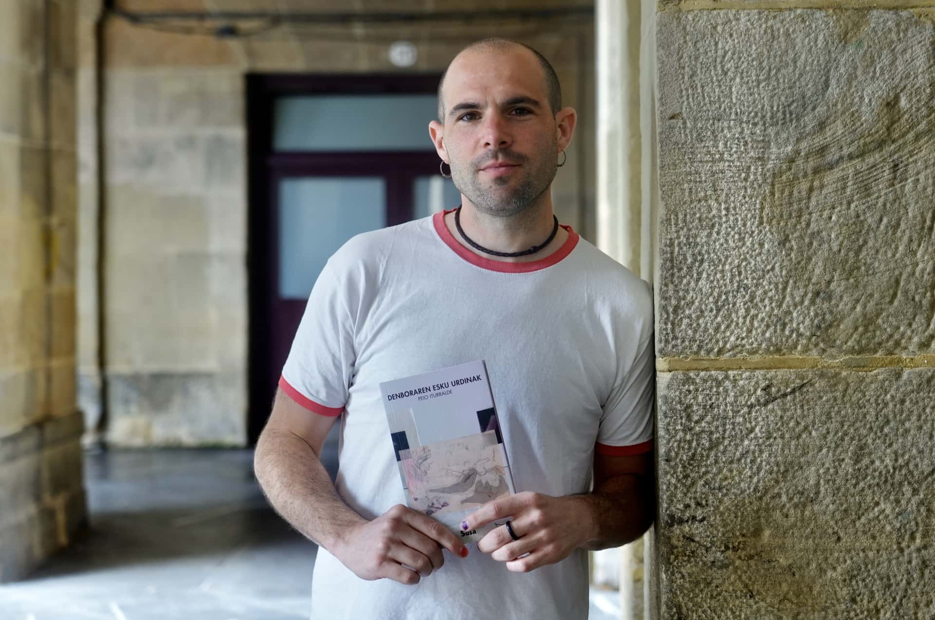 Presentación del libro 'Denboraren esku urdinak' de Peio Iturralde