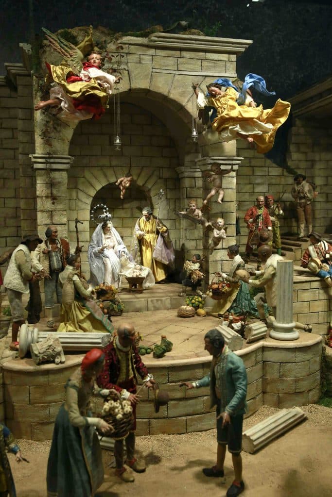 Belén de Javier Varela y exposición de cerámica antigua