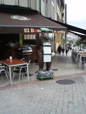 Sidrería El Bosque: Tradición y cachopos premiados en Oviedo